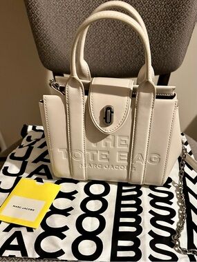 Marc Jacobs Small Leather Tote Bag in Cream